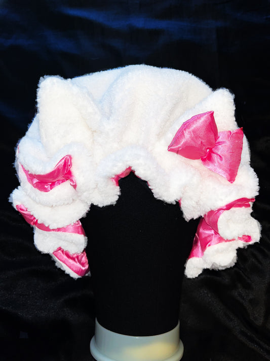 White hello kitty bonnet